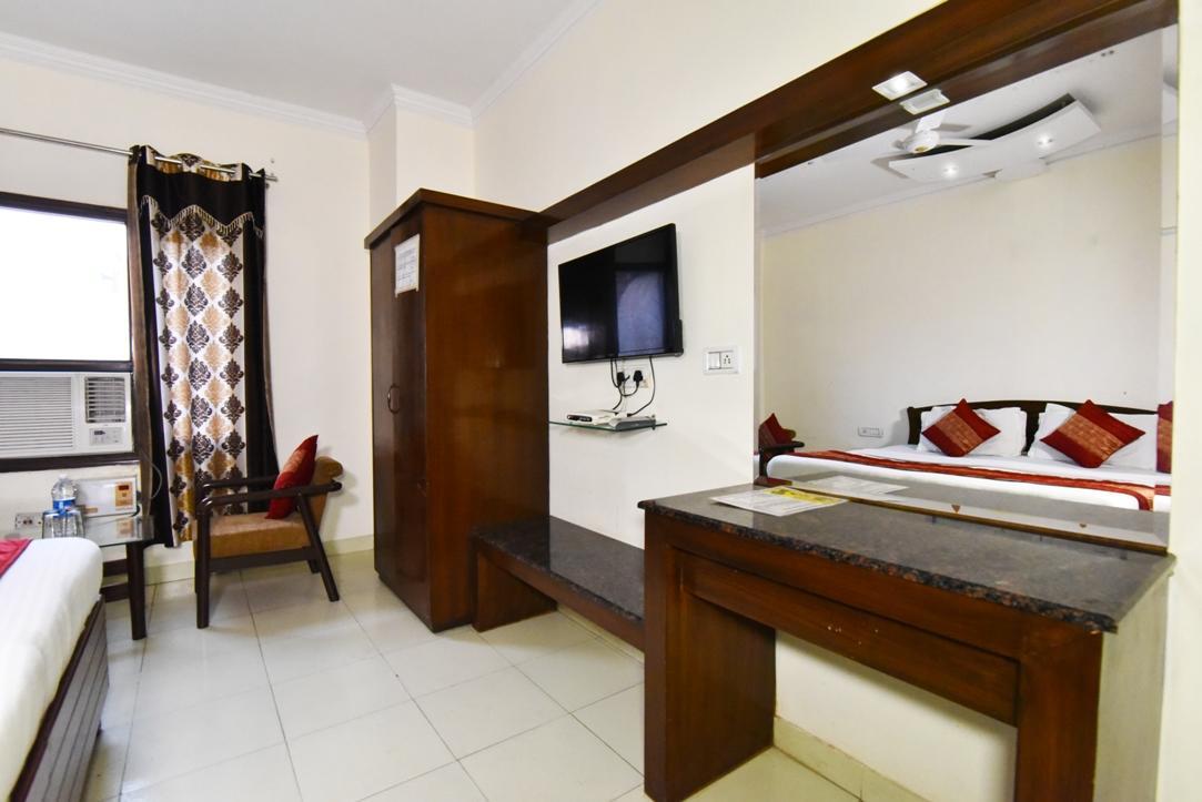 Hotel B-Comfort Αμριτσάρ Εξωτερικό φωτογραφία