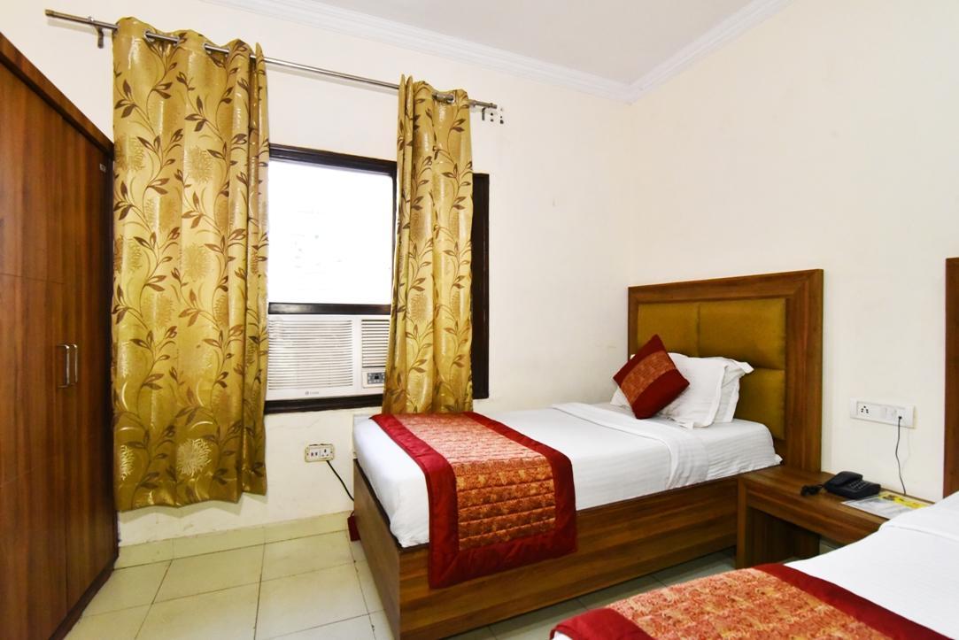 Hotel B-Comfort Αμριτσάρ Εξωτερικό φωτογραφία