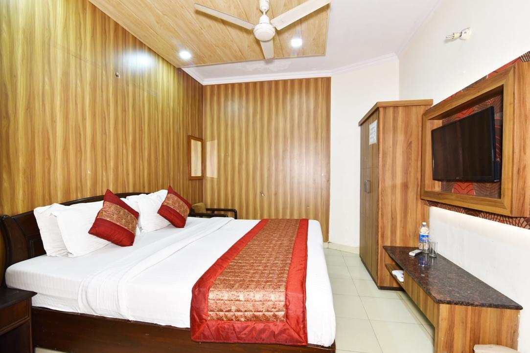 Hotel B-Comfort Αμριτσάρ Εξωτερικό φωτογραφία