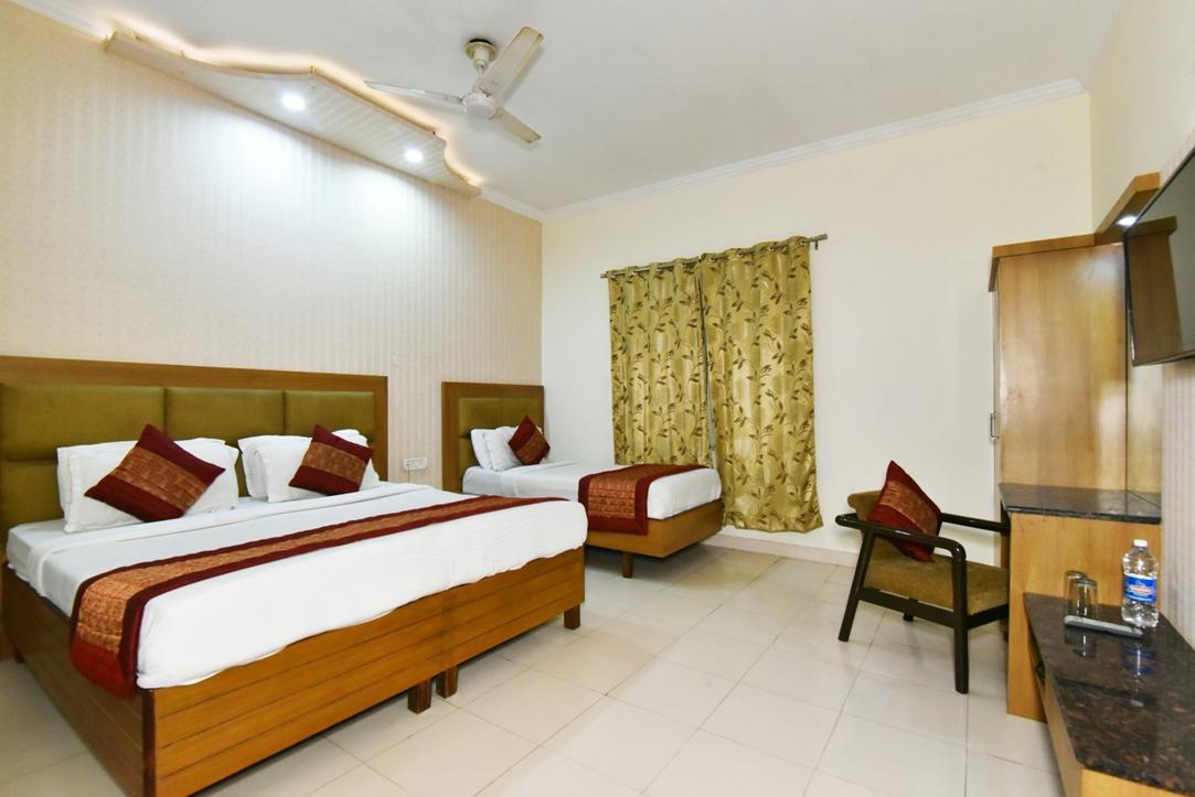 Hotel B-Comfort Αμριτσάρ Εξωτερικό φωτογραφία