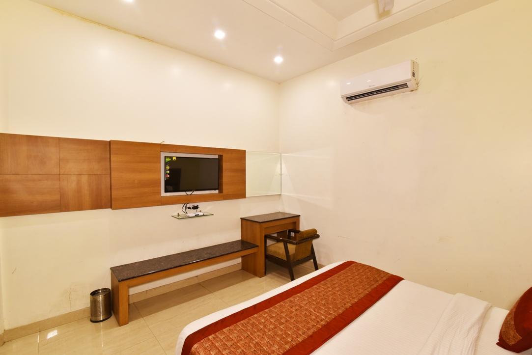 Hotel B-Comfort Αμριτσάρ Εξωτερικό φωτογραφία